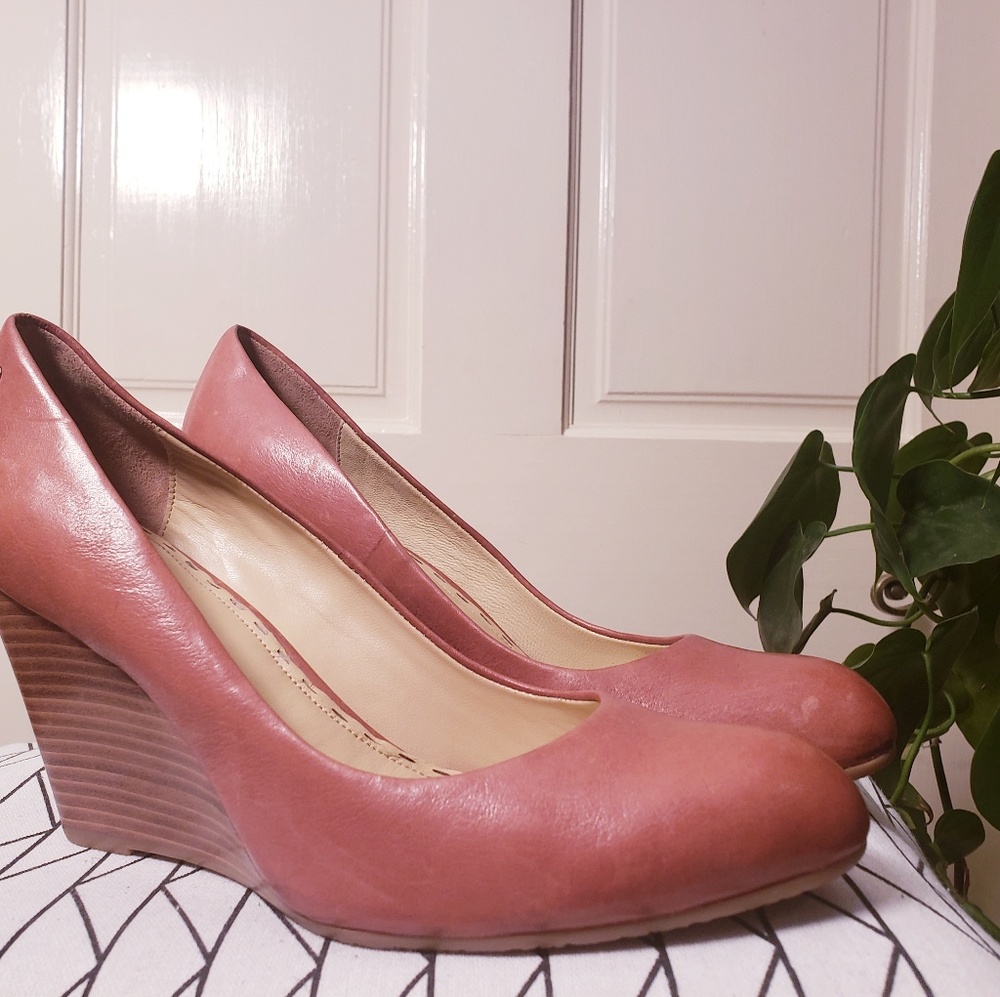 NWOT Coach "Loise" Leather Wedge Pumps